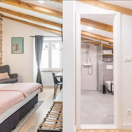 Casa de hóspedes Luxury Prestige Palace